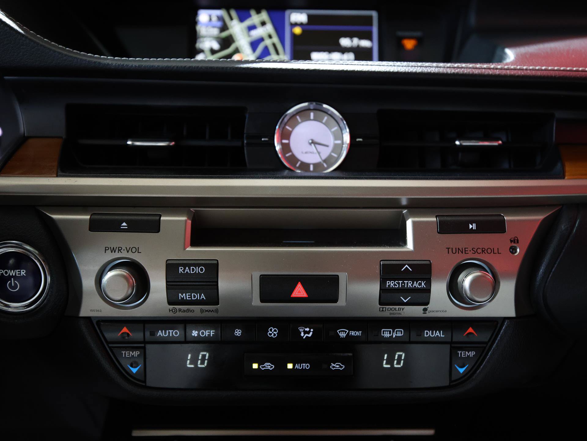 Used 2014 Lexus ES 300h w/ Luxury Package w/Bamboo Trim FWD image 20