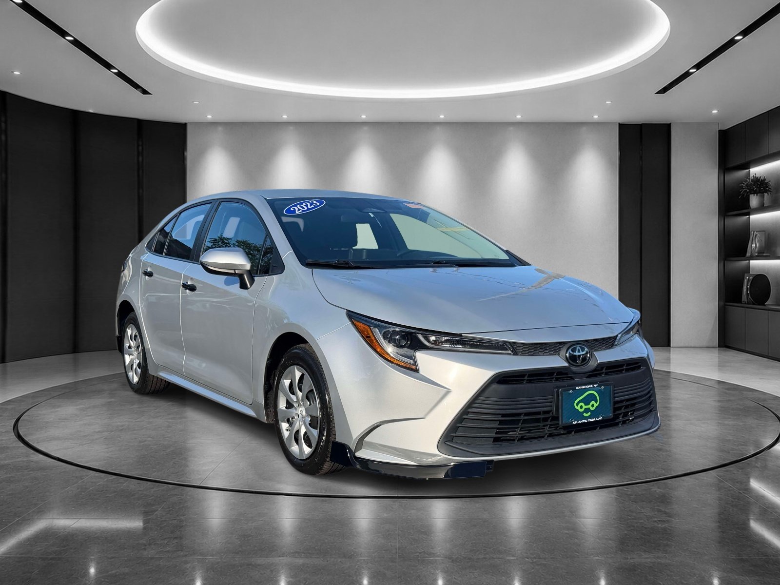 Used 2023 Toyota Corolla LE w/ Carpet Mat Package (TMS) FWD image 2