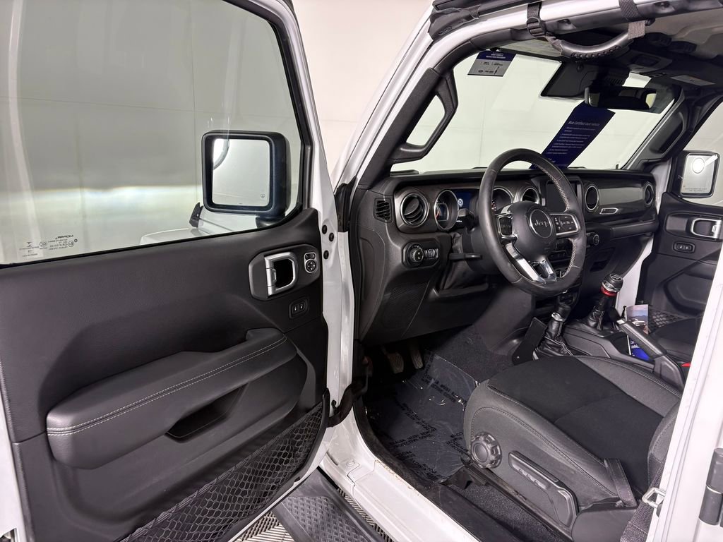 Used 2020 Jeep Gladiator Overland AWD/4WD image 11