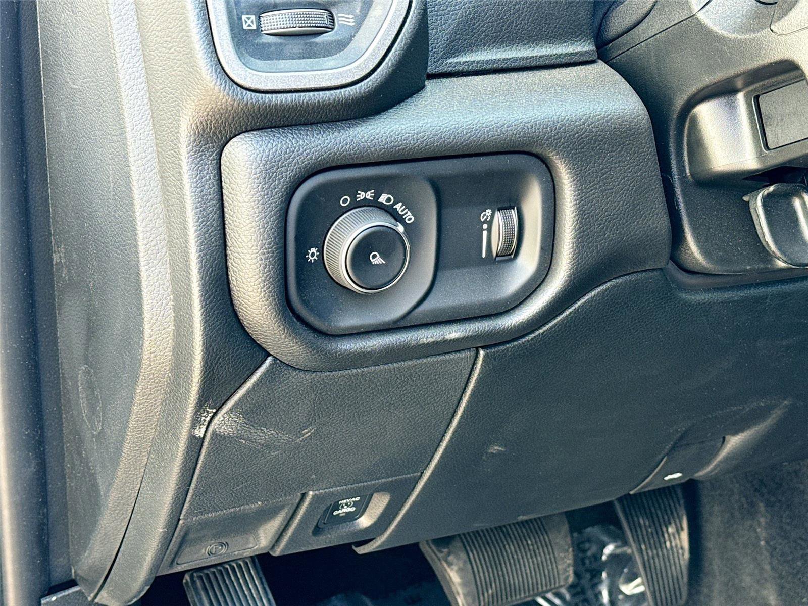 New 2024 RAM 2500 Tradesman w/ Chrome Appearance Group AWD/4WD image 5
