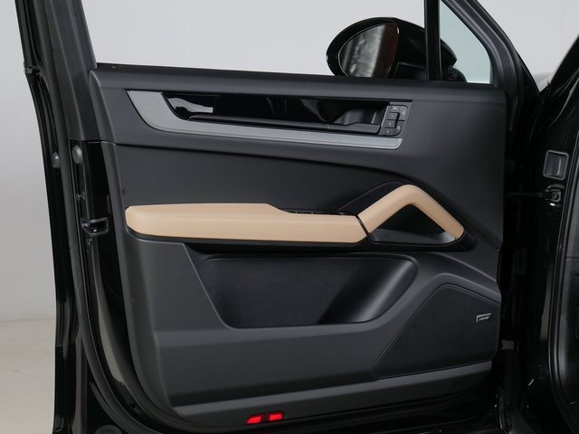 New 2026 Porsche Cayenne AWD/4WD image 28
