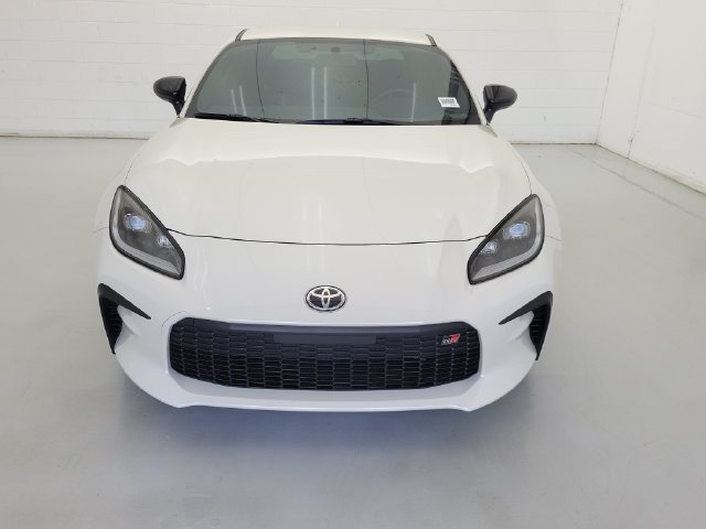 Used 2025 Toyota GR86 Premium RWD image 4