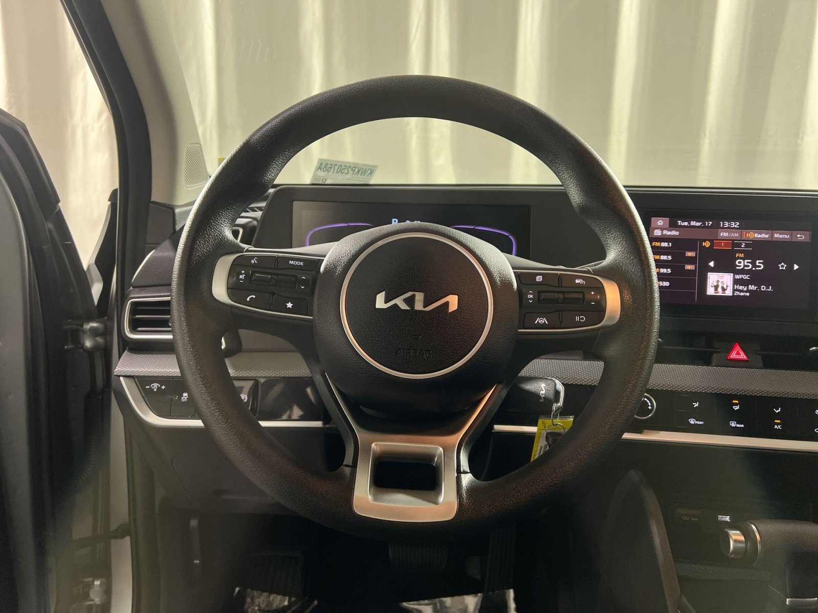 Used 2023 Kia Sportage LX image 21