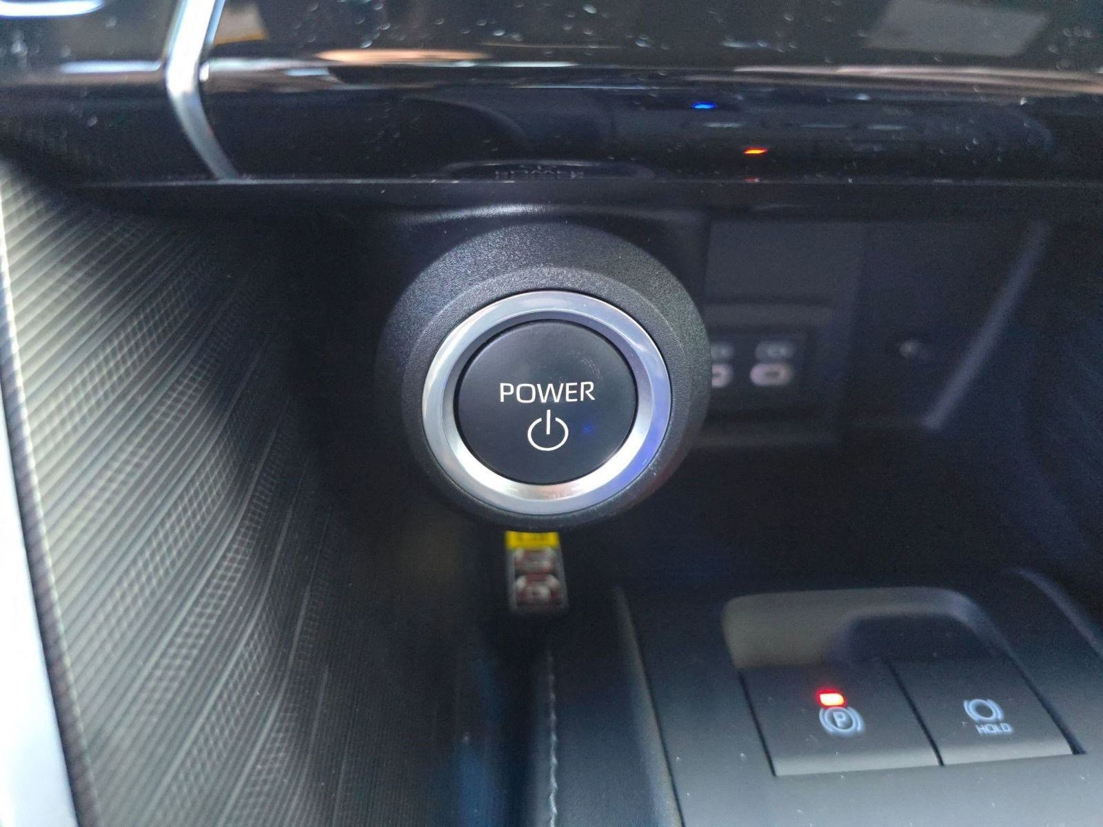 Used 2023 Toyota Venza Limited image 27