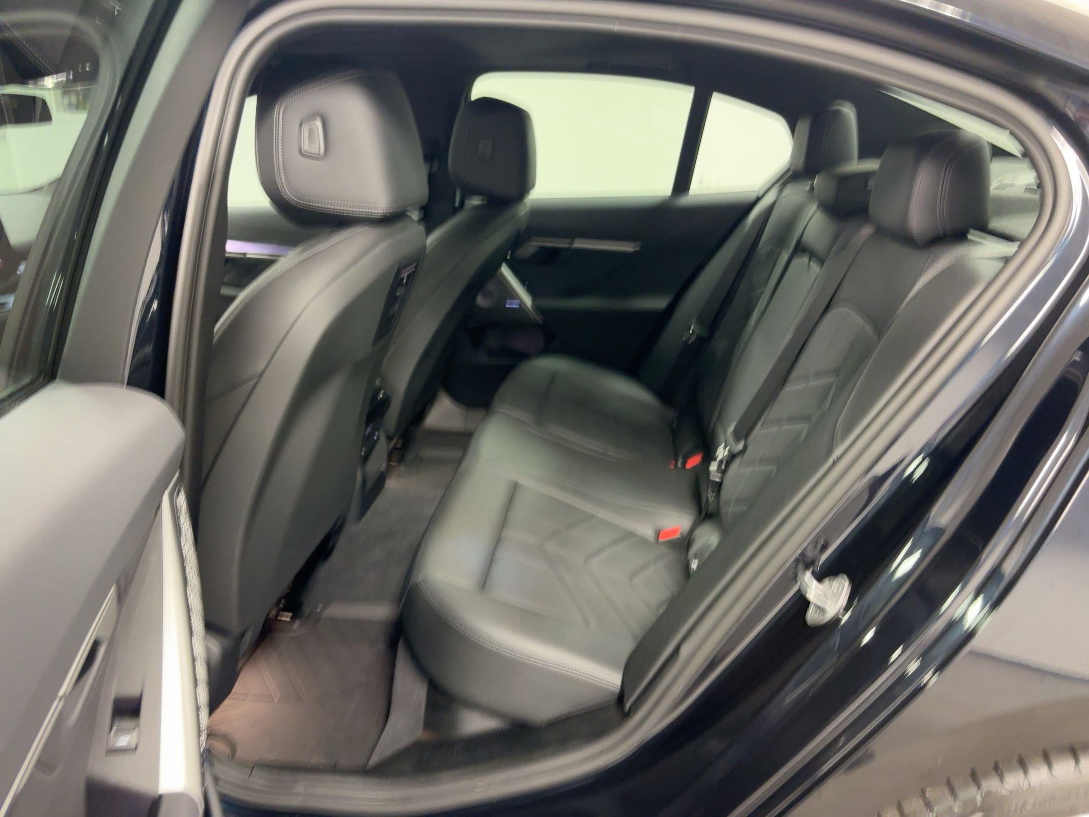 Certified 2025 BMW i5 xDrive40 w/ M Sport Package image 15