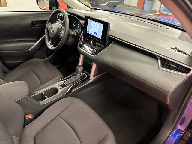 Certified 2023 Toyota Corolla Cross LE w/ Moonroof Package AWD/4WD image 17