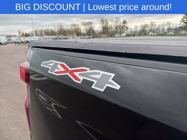 Used 2022 Chevrolet Silverado 1500 LT AWD/4WD image 9