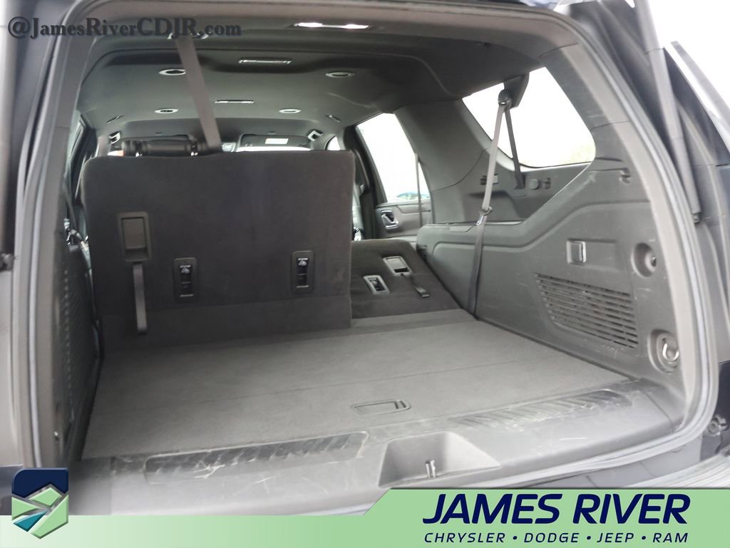 Used 2024 Chevrolet Suburban LT image 16