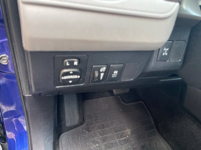 Used 2014 Toyota RAV4 LE AWD/4WD image 23