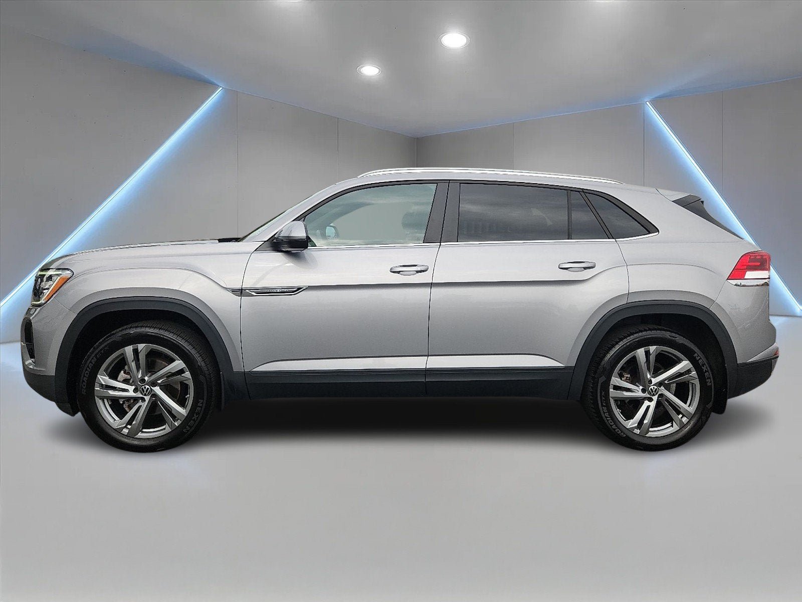 Used 2024 Volkswagen Atlas Cross Sport SE AWD/4WD image 7
