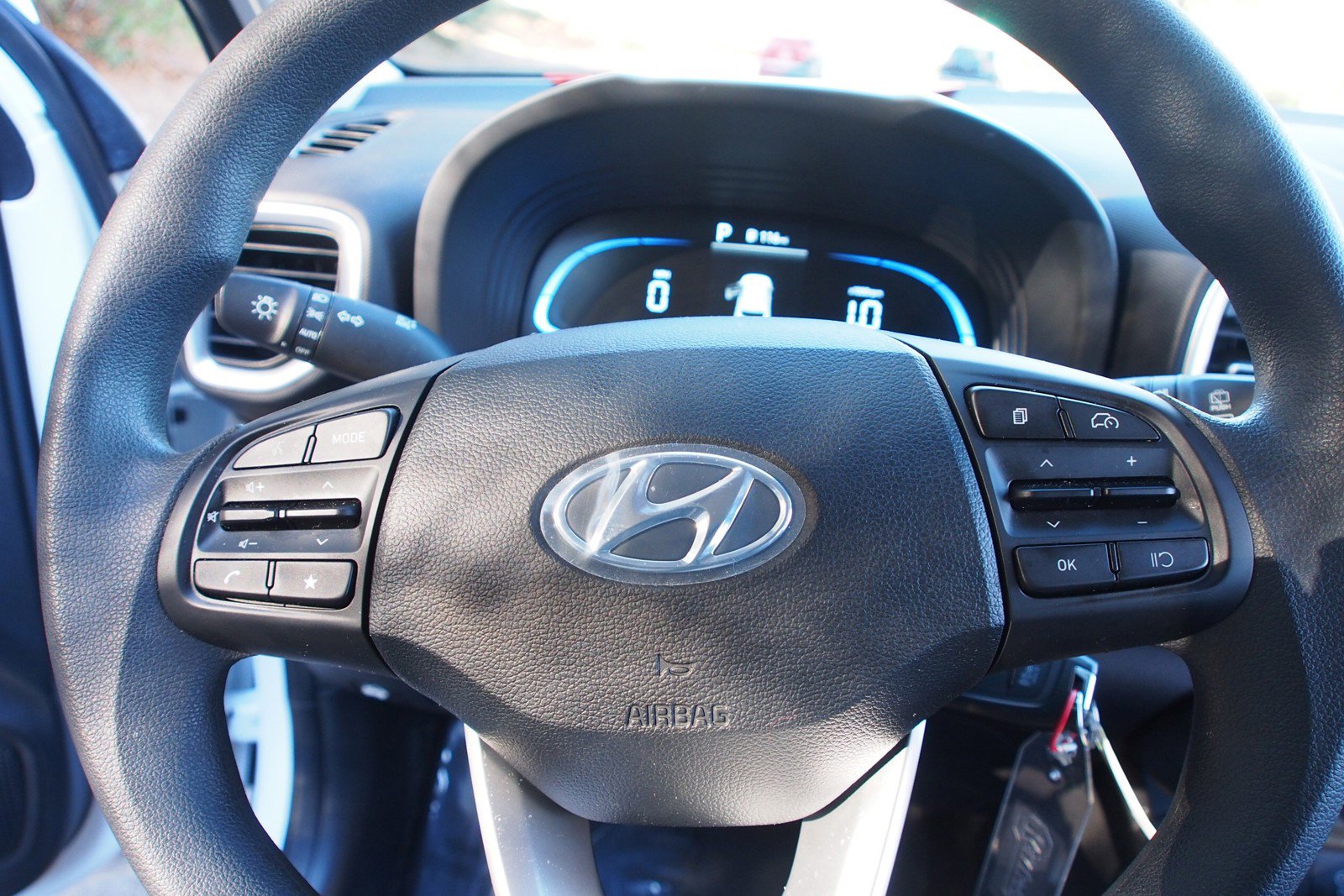 Used 2025 Hyundai Venue SE image 21