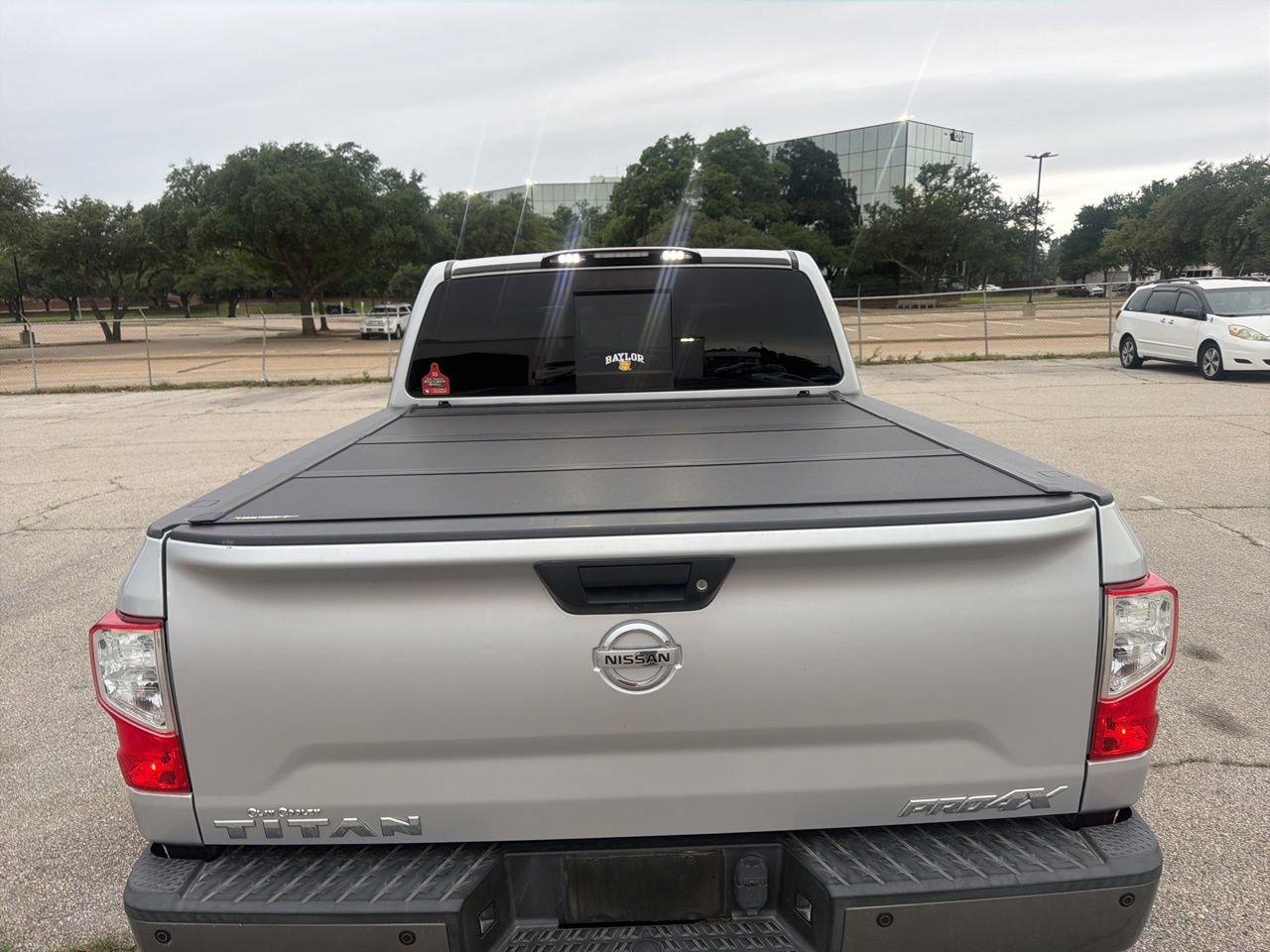 Used 2017 Nissan Titan PRO-4X w/ Pro-4x Convenience Package AWD/4WD image 5
