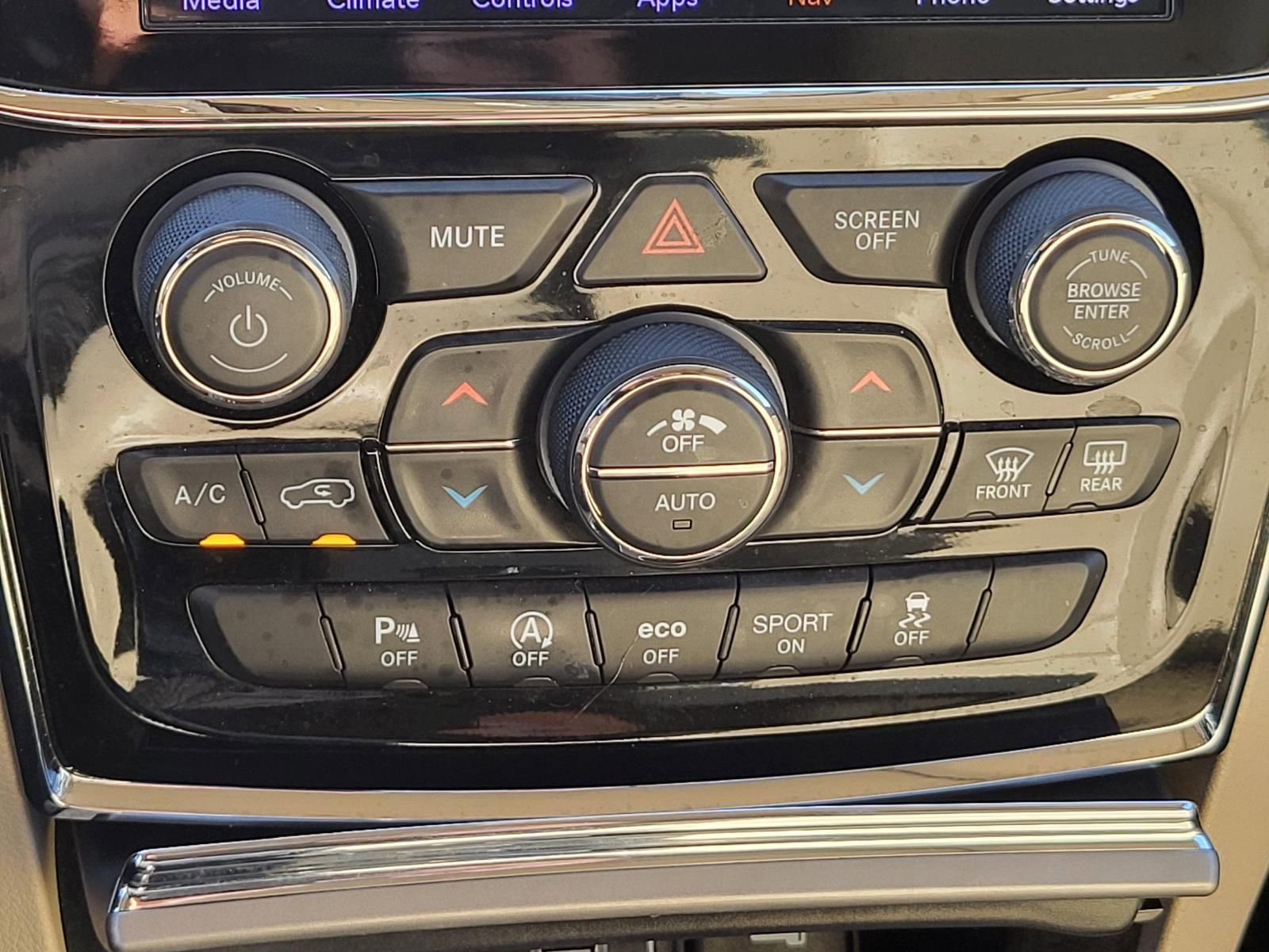 Used 2020 Jeep Grand Cherokee Limited image 32