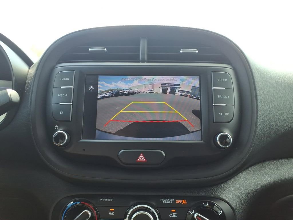 Used 2023 Kia Soul LX w/ LX Technology Package FWD image 19