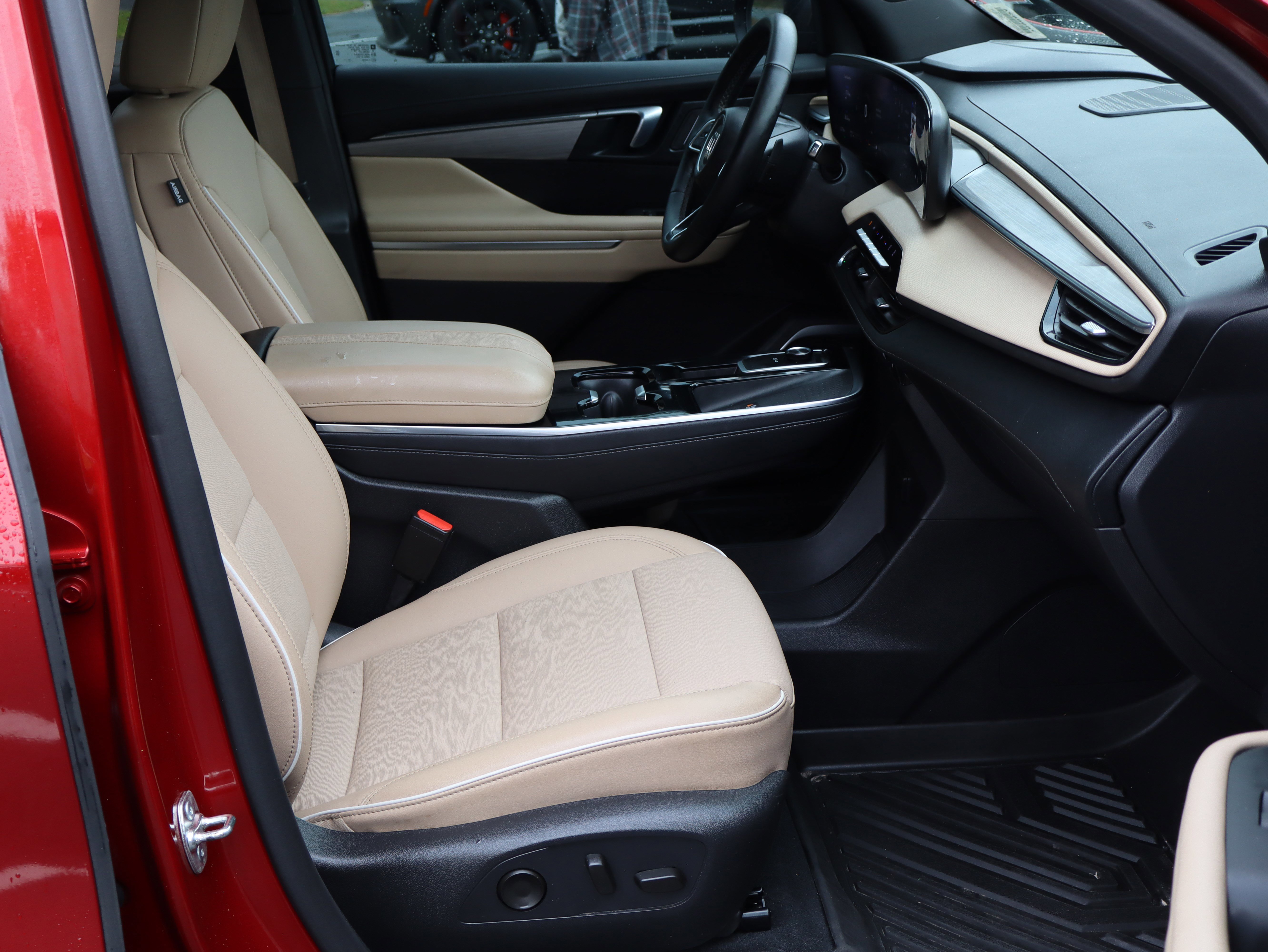 Used 2025 Buick Enclave Preferred image 27