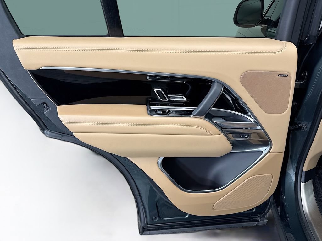 Used 2023 Land Rover Range Rover SE image 25