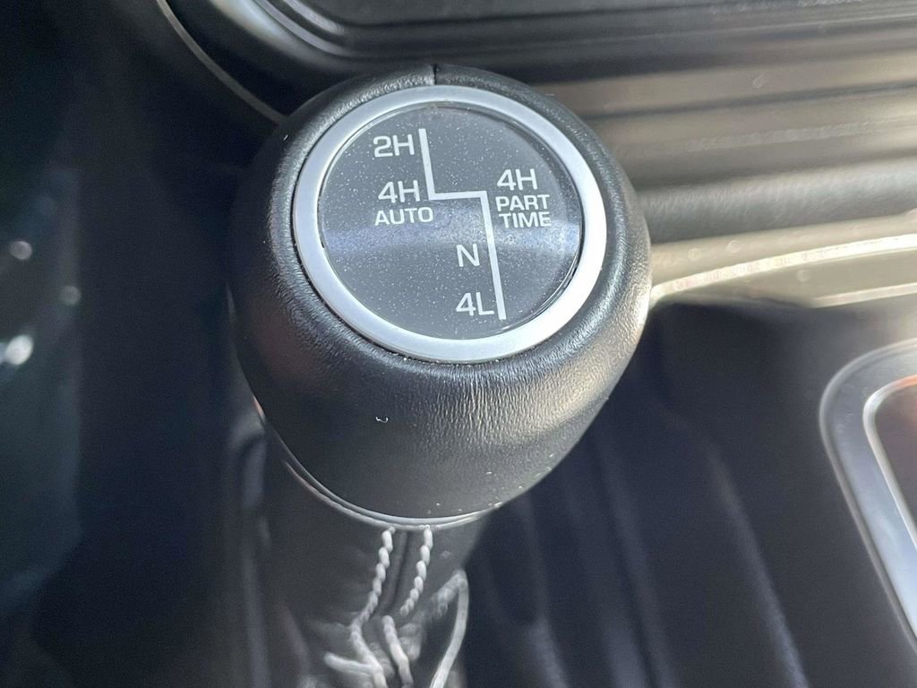 Used 2022 Jeep Wrangler Unlimited Sahara w/ Cold Weather Group AWD/4WD image 39