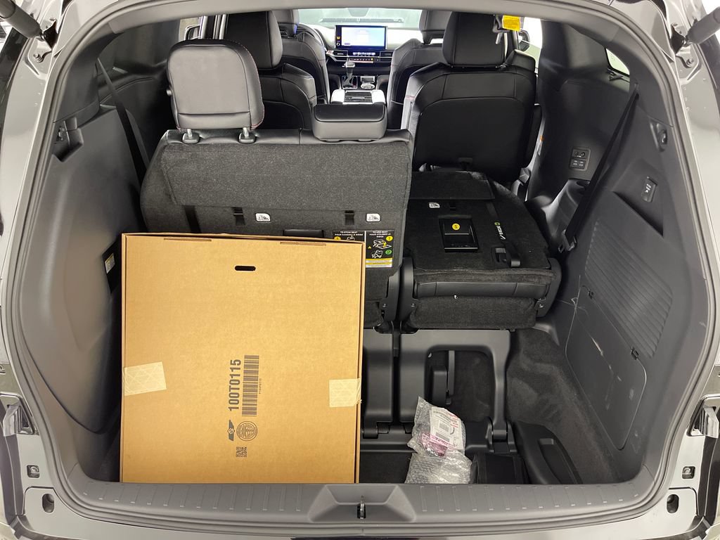 New 2026 Toyota Sienna XSE FWD image 10