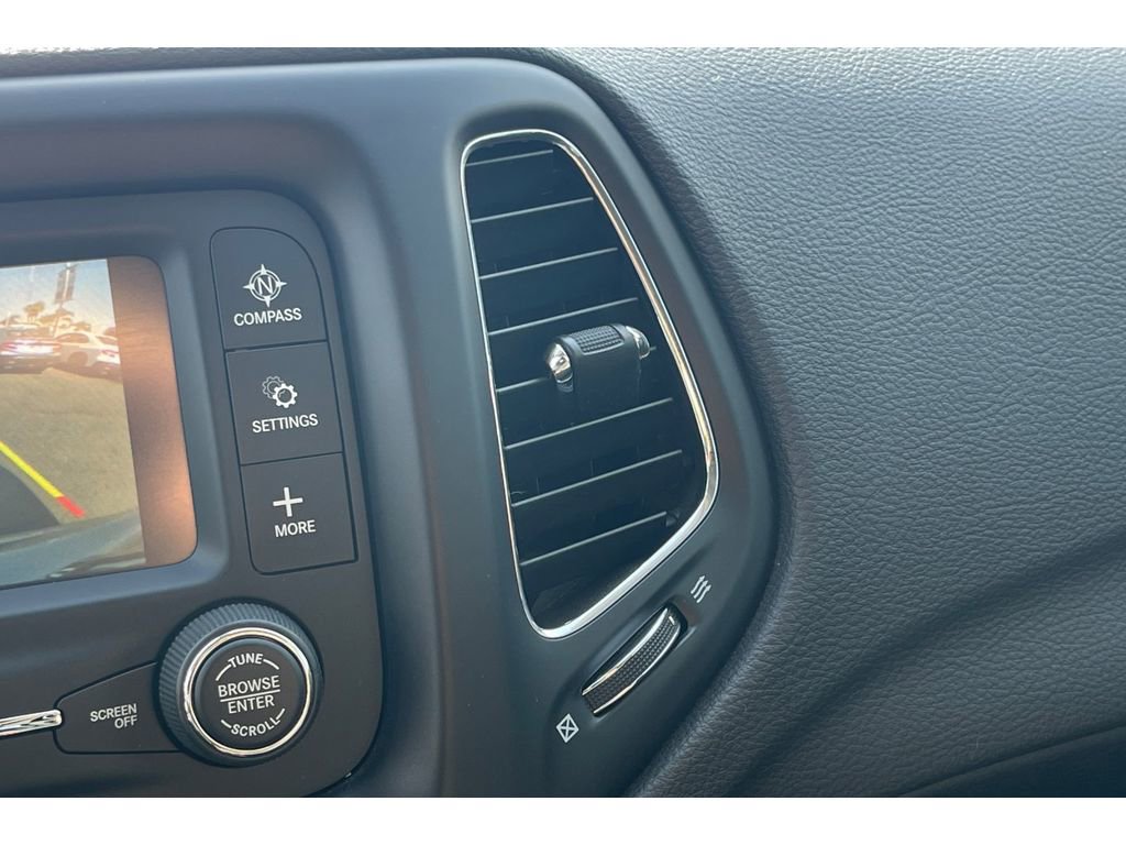 Used 2018 Jeep Compass Sport FWD image 30