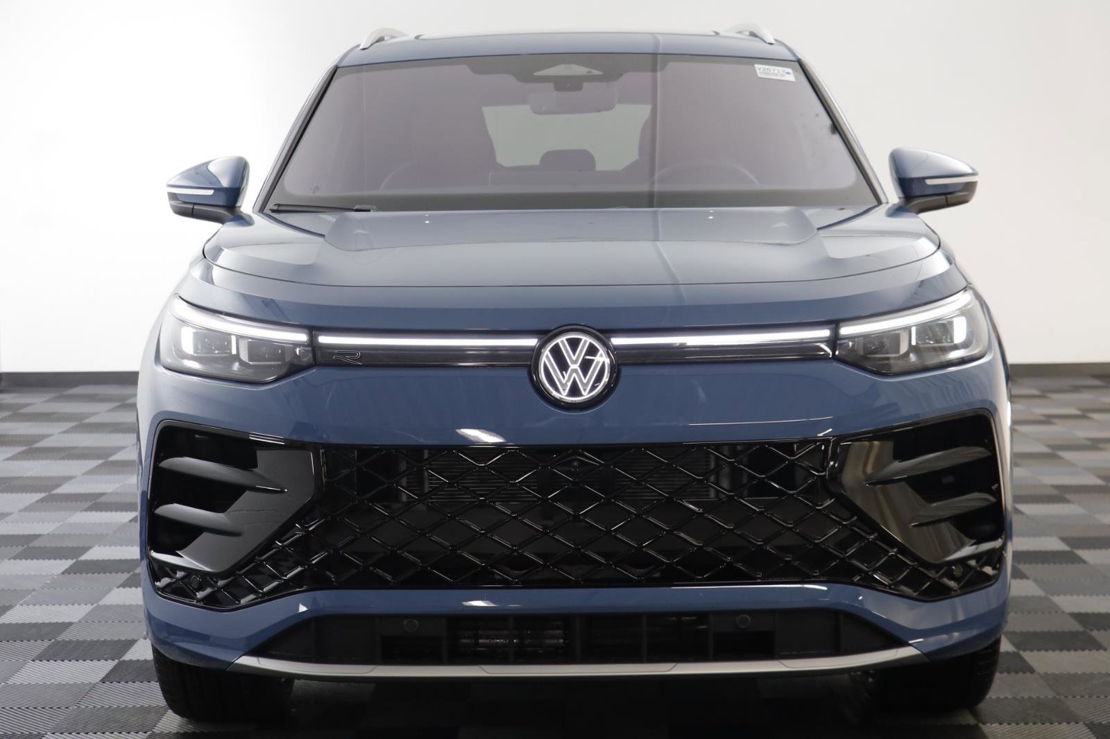 New 2026 Volkswagen Tiguan SEL R-Line image 24