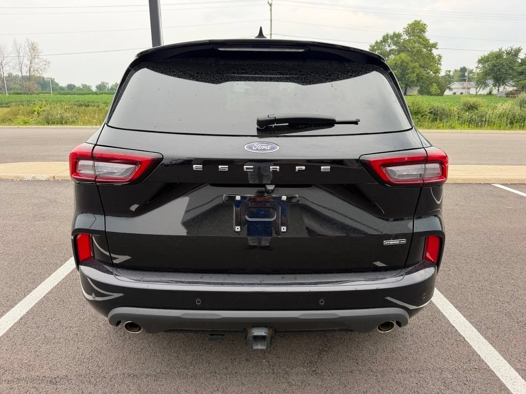 Used 2023 Ford Escape ST-Line Elite w/ Class II Trailer Tow Package AWD/4WD image 6