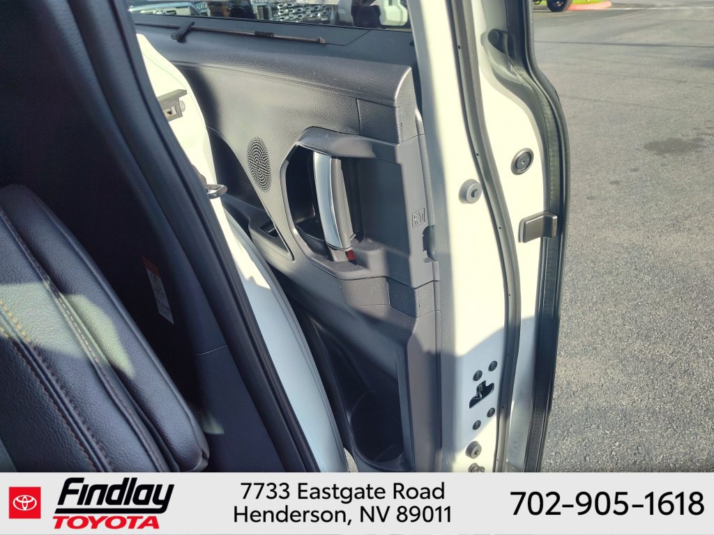Certified 2025 Toyota Sienna Limited FWD image 17