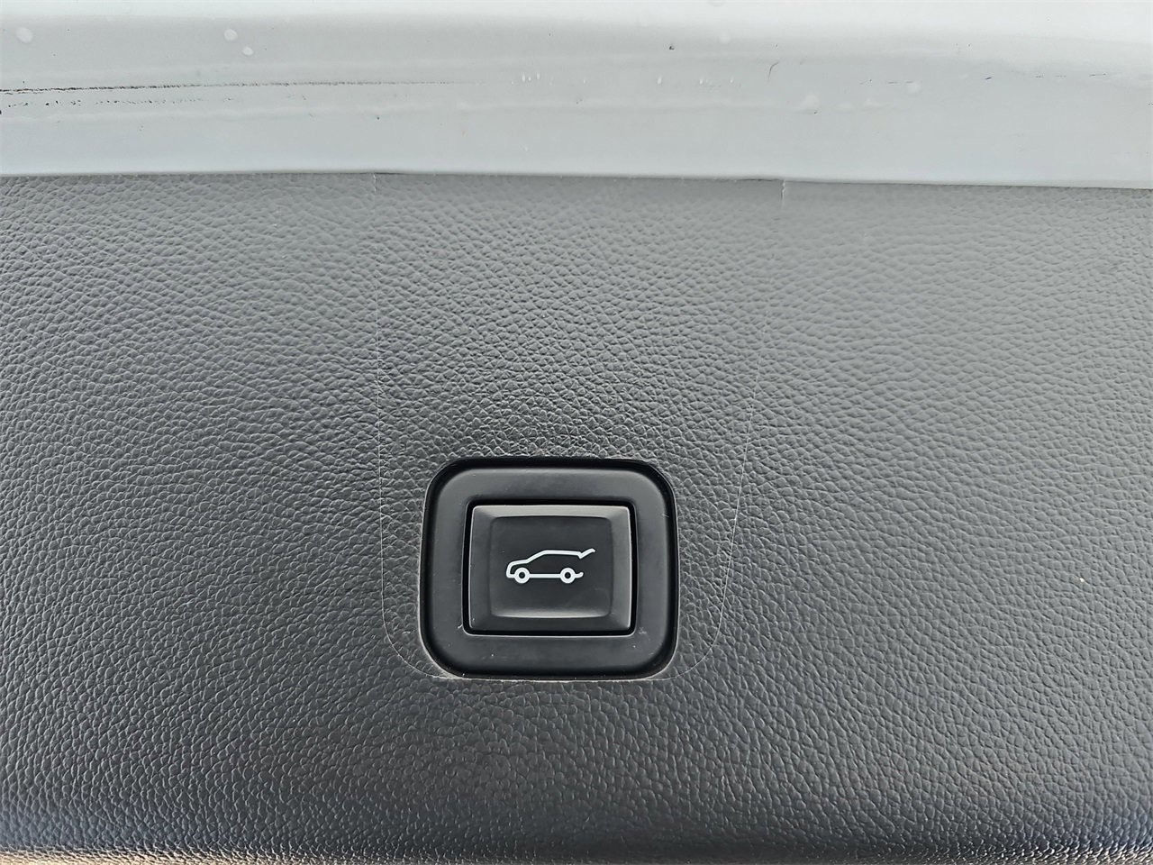 Certified 2021 Chevrolet Traverse LT w/ LT Premium Package image 14