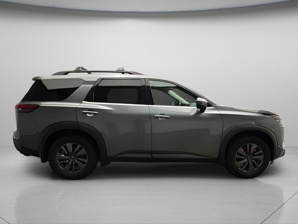 Used 2022 Nissan Pathfinder SV w/ SV Premium Package image 5