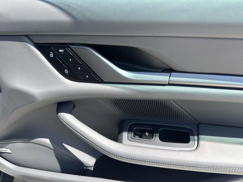 Used 2025 Porsche Taycan 4S image 19