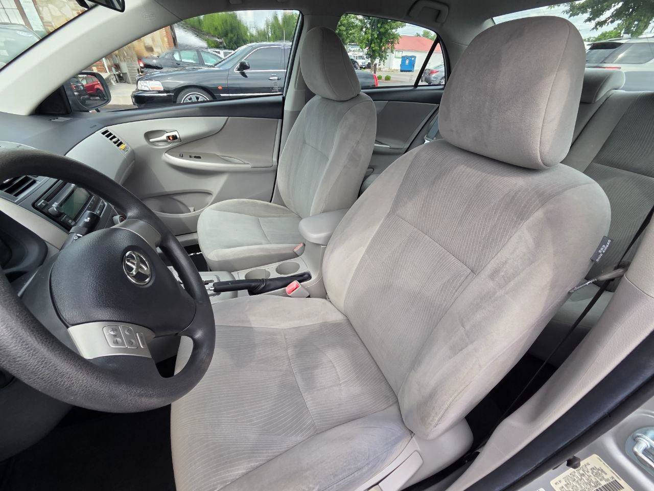 Used 2012 Toyota Corolla LE FWD image 13
