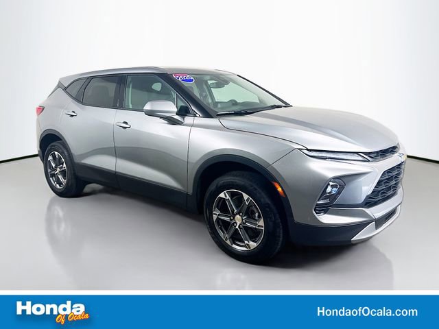 Used 2025 Chevrolet Blazer LT image 1