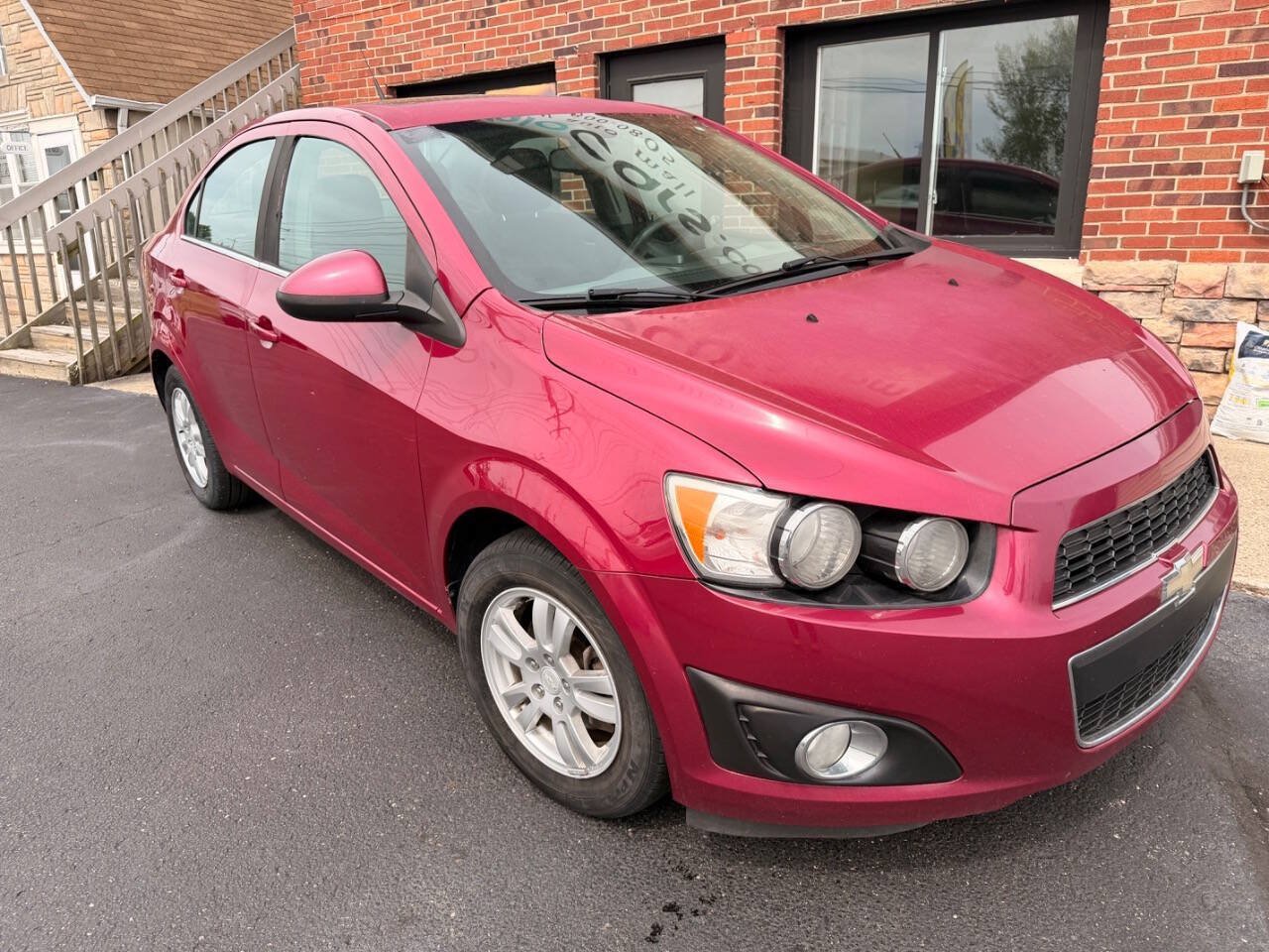 Used 2014 Chevrolet Sonic LT w/ LT Promotional Package FWD image 2
