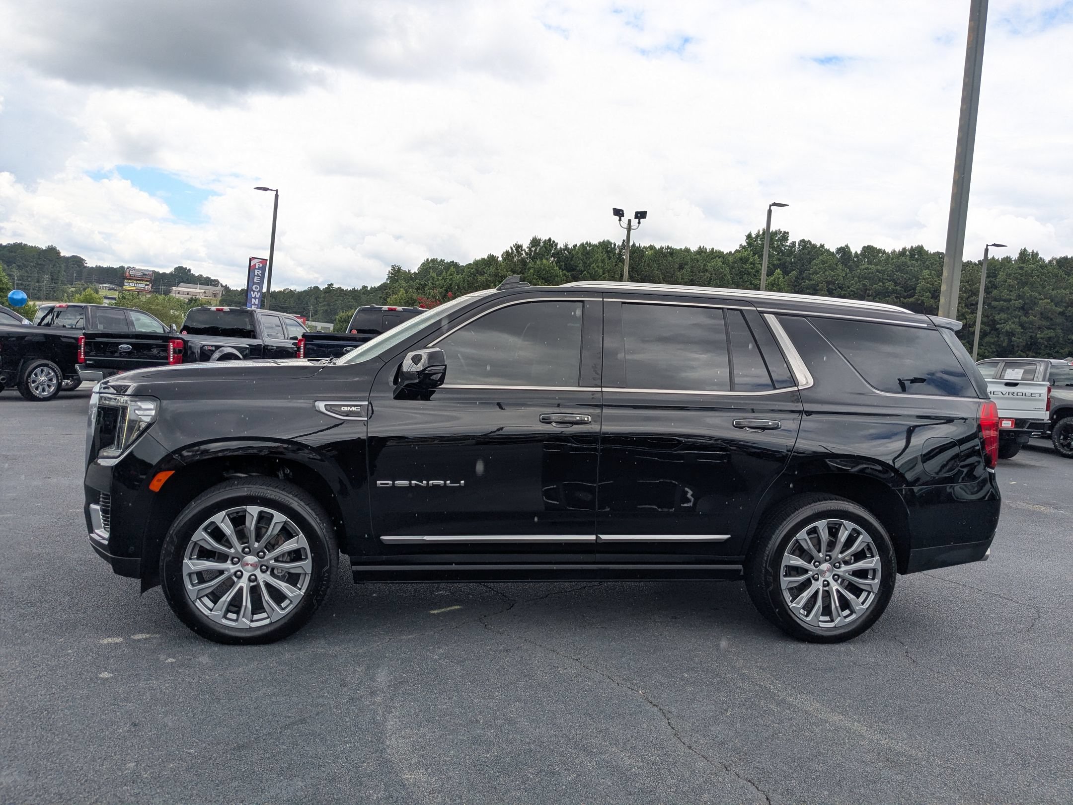 Used 2024 GMC Yukon Denali w/ Denali Reserve Package AWD/4WD image 8