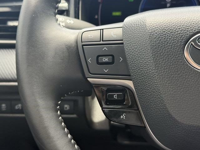 Used 2025 Toyota Camry LE FWD image 12