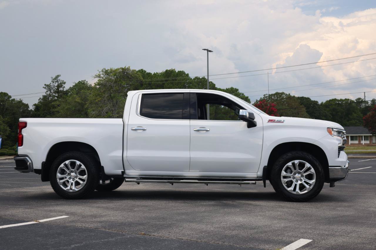 Used 2024 Chevrolet Silverado 1500 LTZ w/ LTZ Premium Package AWD/4WD image 6
