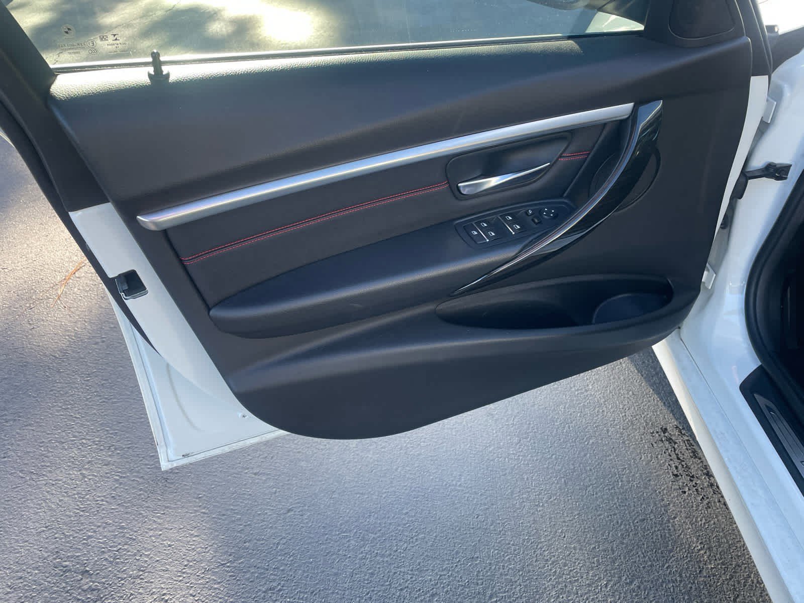 Used 2018 BMW 330i Sedan w/ Convenience Package image 26