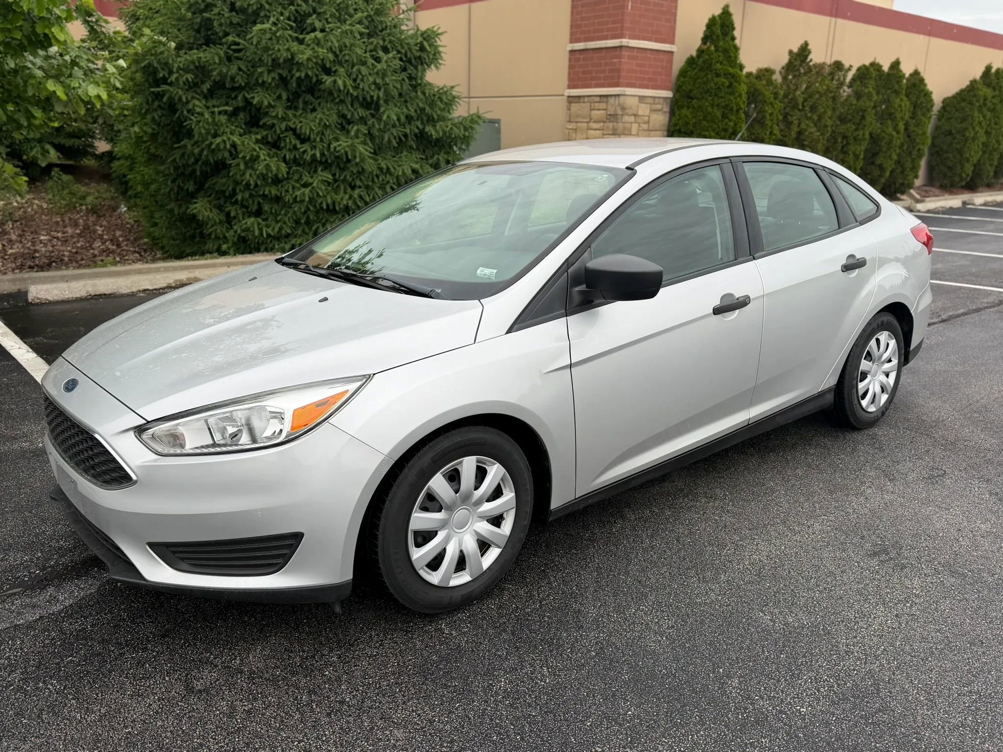 Used 2016 Ford Focus S FWD image 1