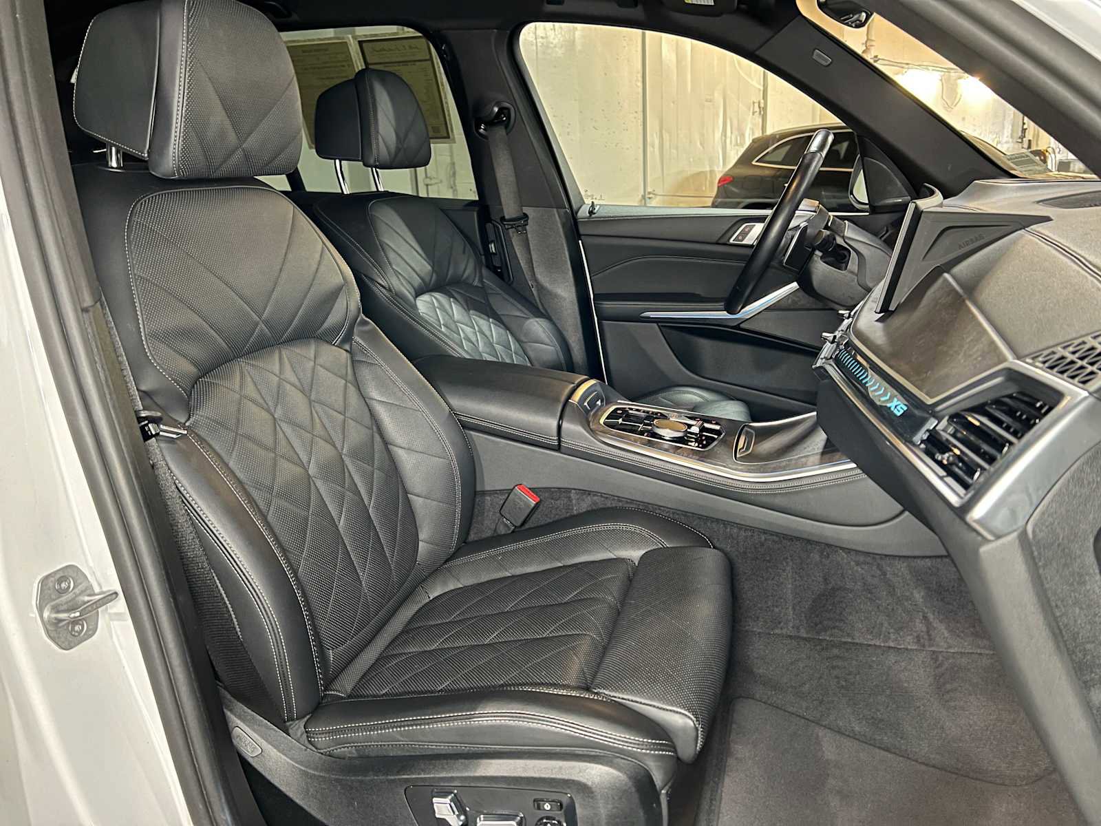Used 2024 BMW X5 xDrive40i AWD/4WD image 12