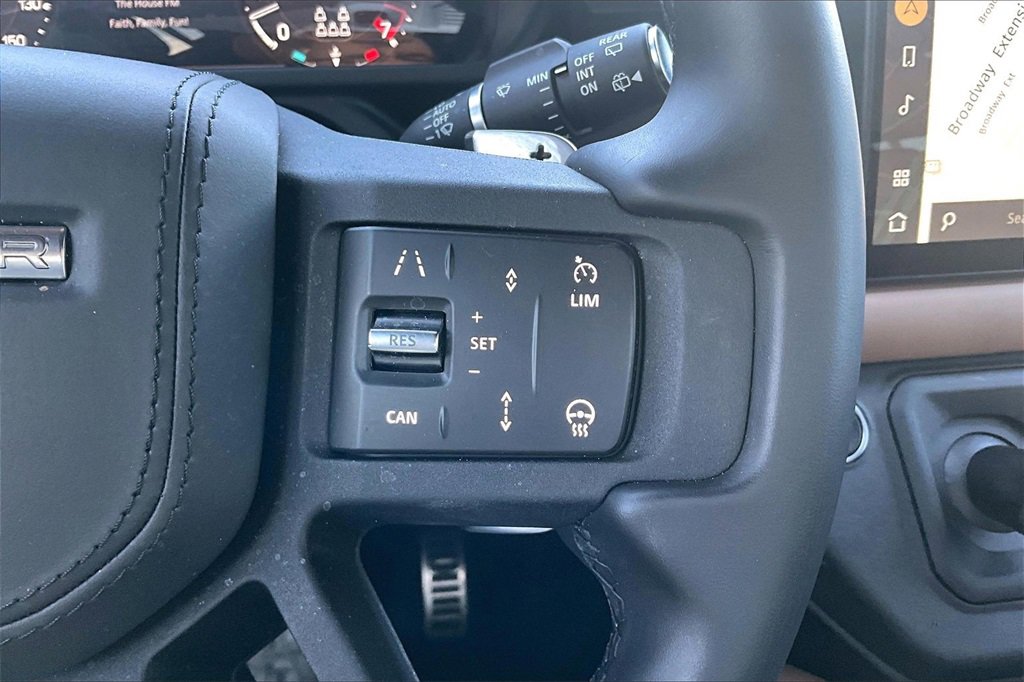 Used 2025 Land Rover Defender 130 V8 image 21