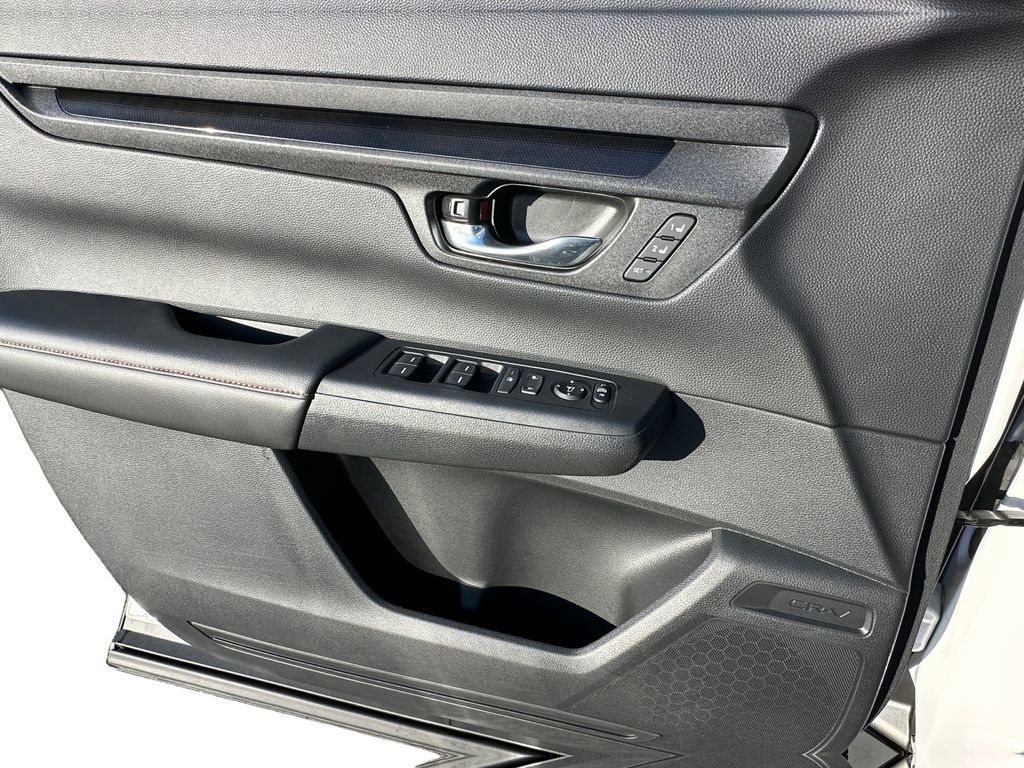 Used 2025 Honda CR-V Sport-L image 11
