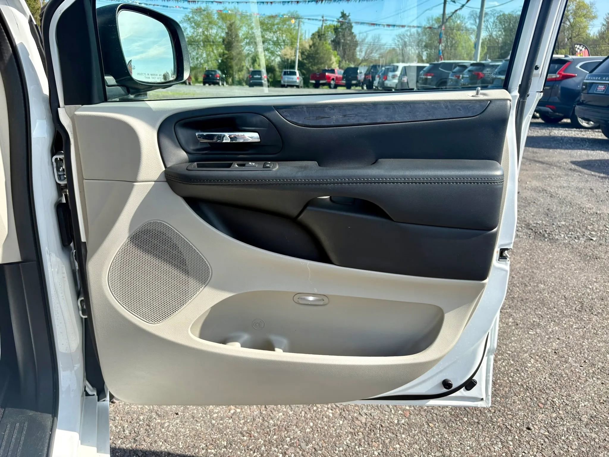Used 2018 Dodge Grand Caravan SE FWD image 11