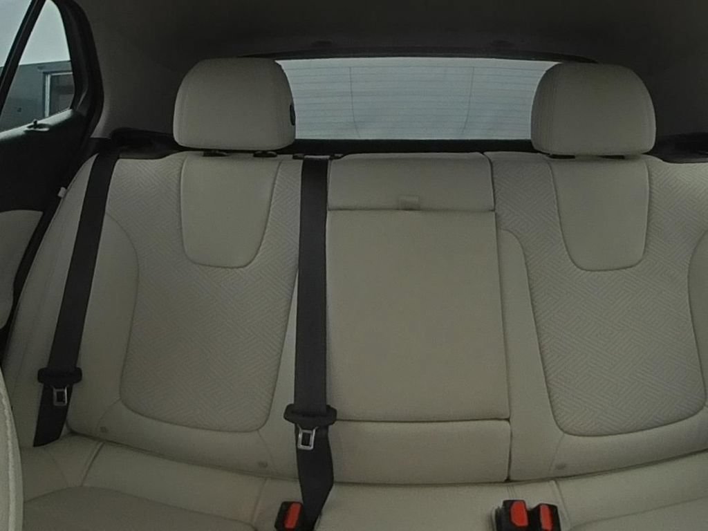 Used 2021 Buick Encore GX Essence w/ Experience Buick Package FWD image 10