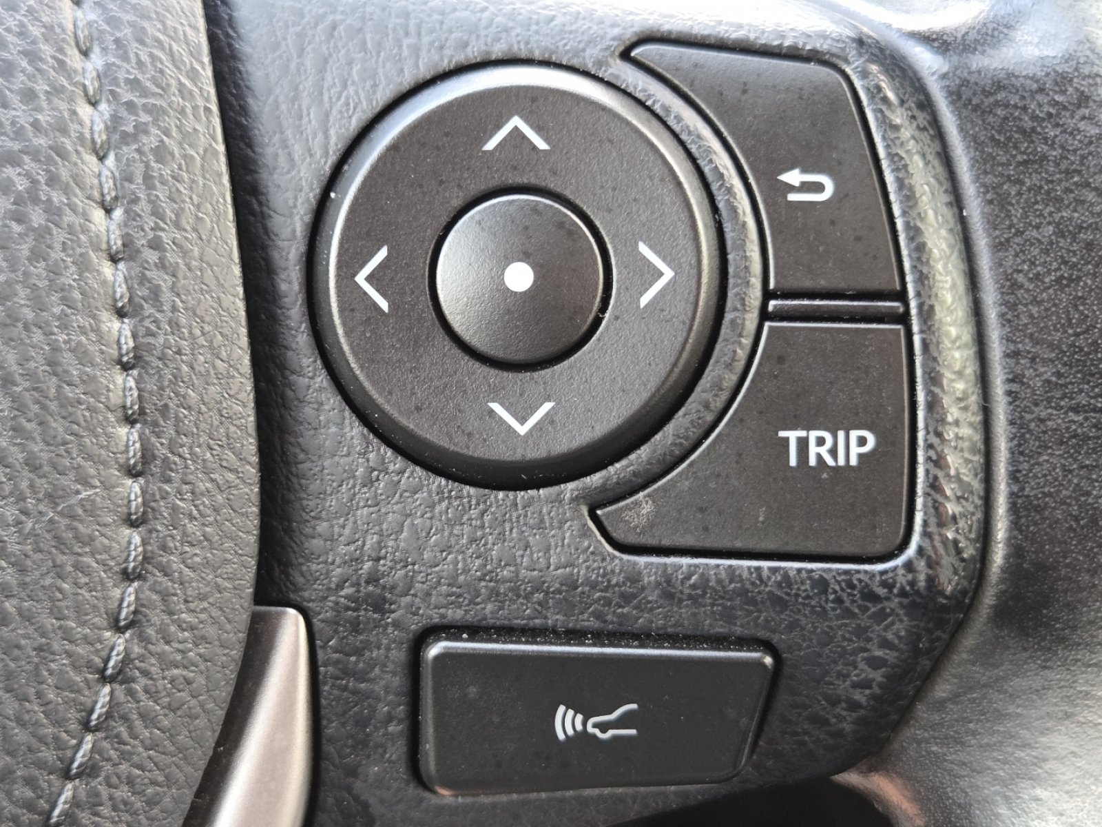 Used 2017 Toyota RAV4 Limited w/ Advanced Technology Package AWD/4WD image 8