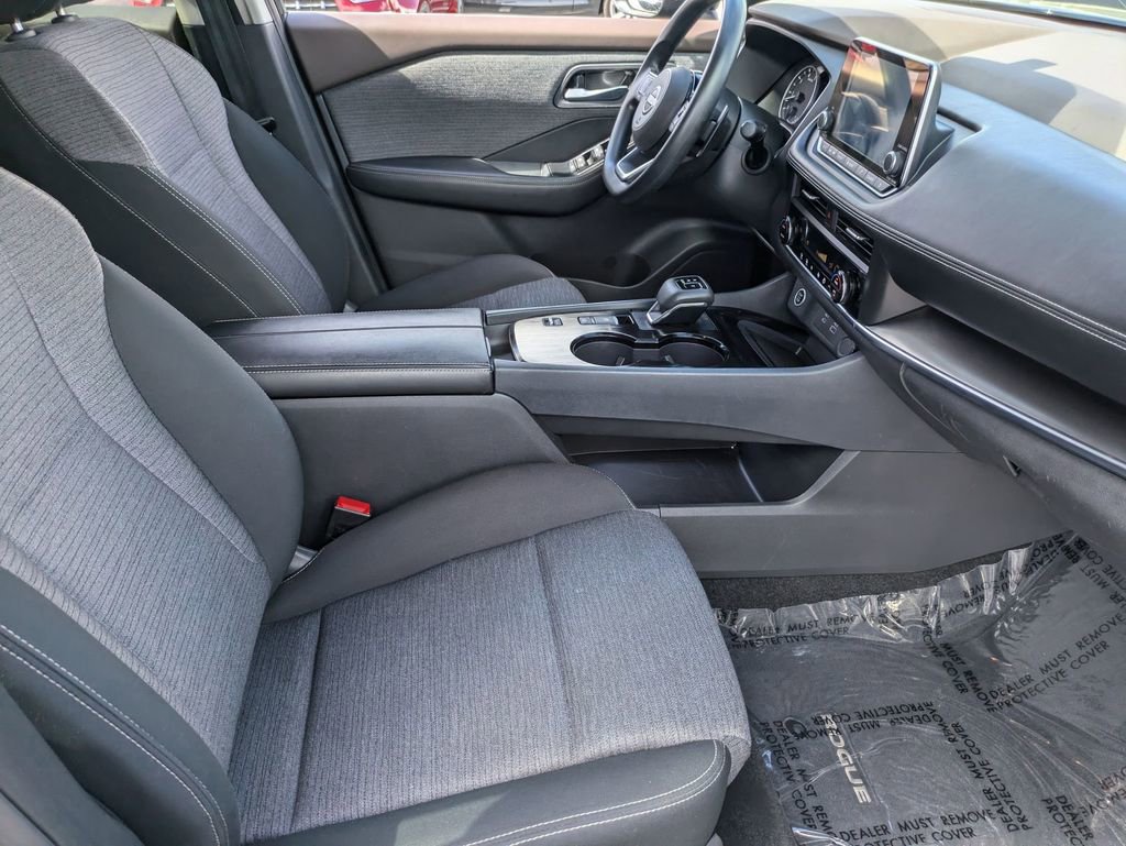 Used 2023 Nissan Rogue SV image 30