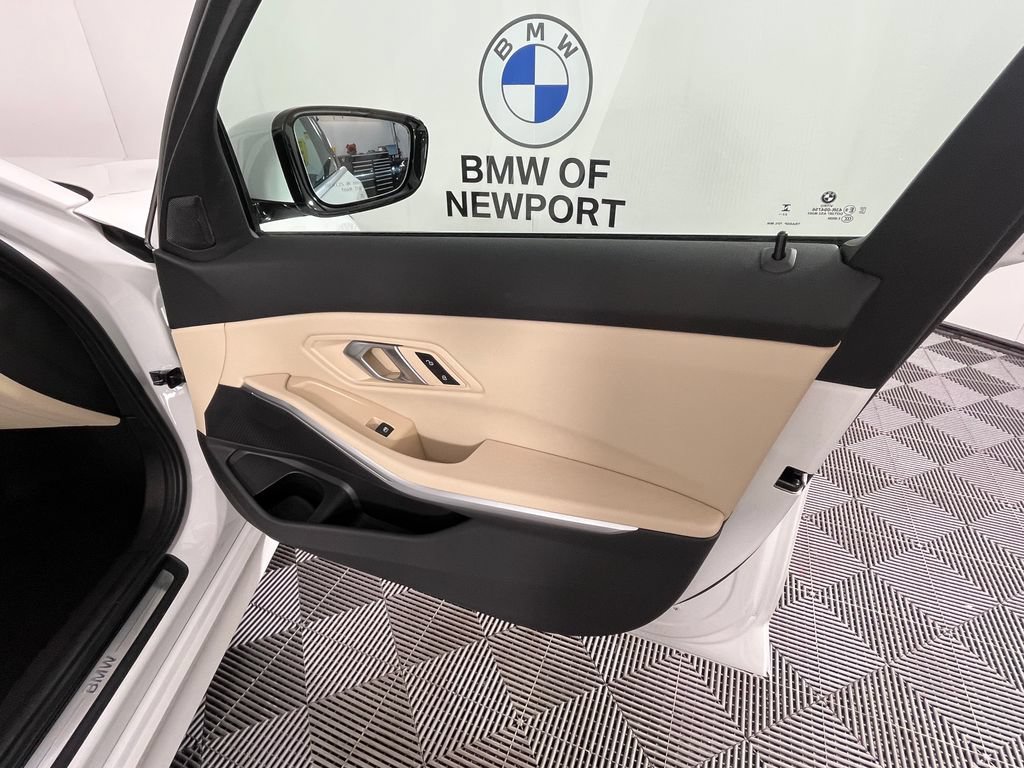 Certified 2024 BMW 330i xDrive Sedan w/ Convenience Package AWD/4WD image 22