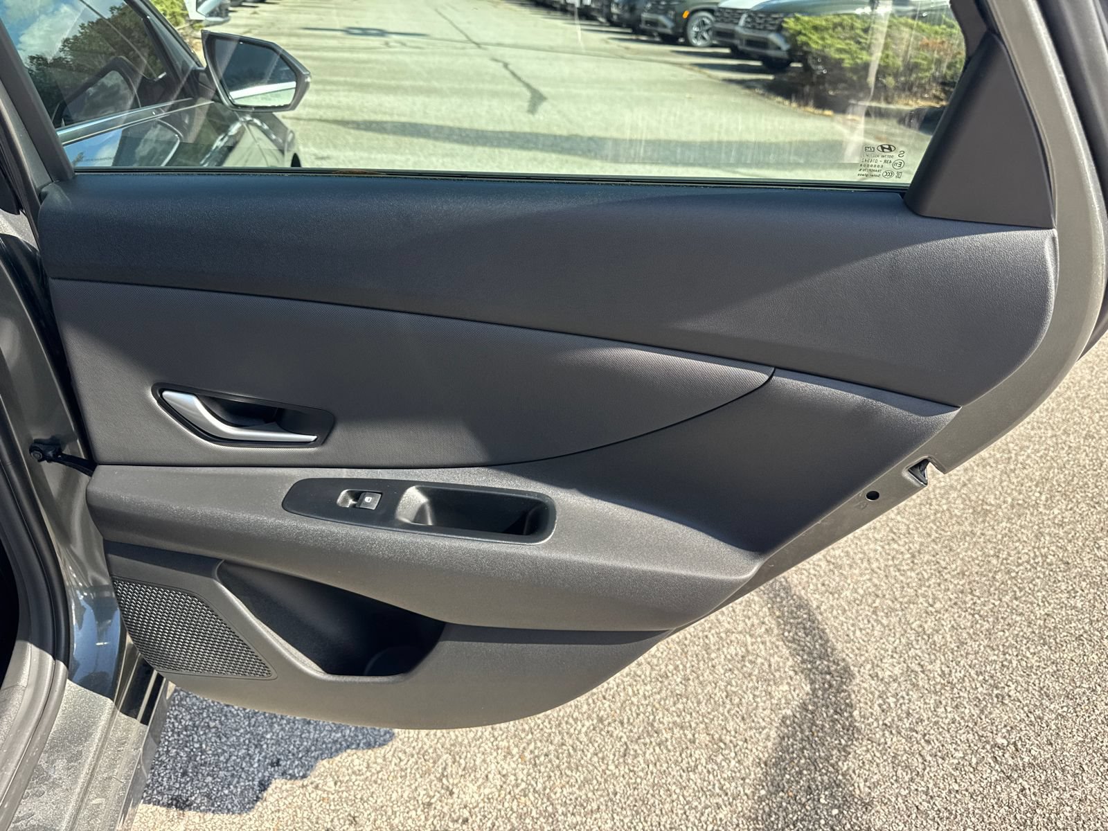 New 2026 Hyundai Elantra Limited FWD image 17