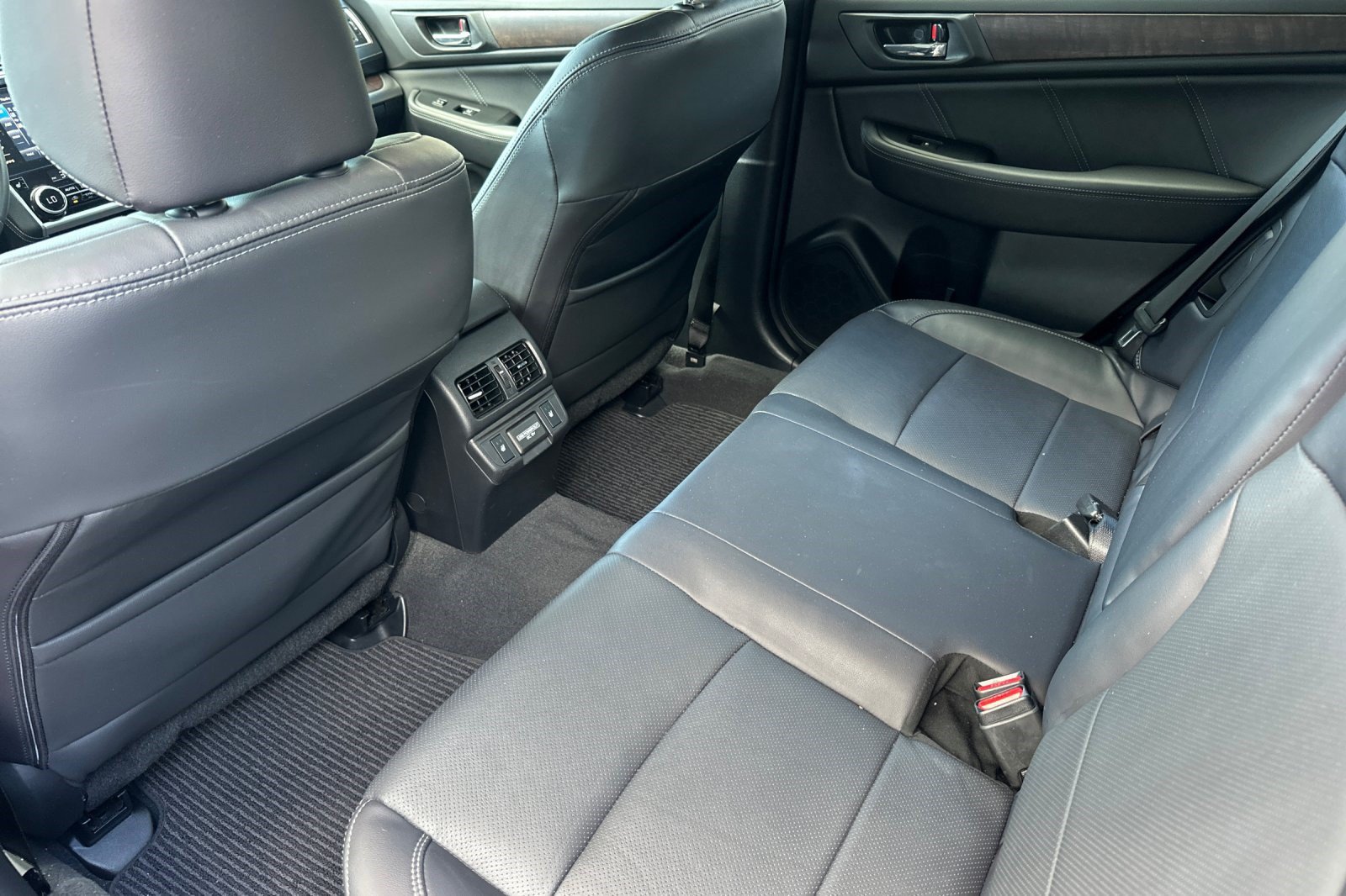 Used 2018 Subaru Outback 2.5i Limited AWD/4WD image 15