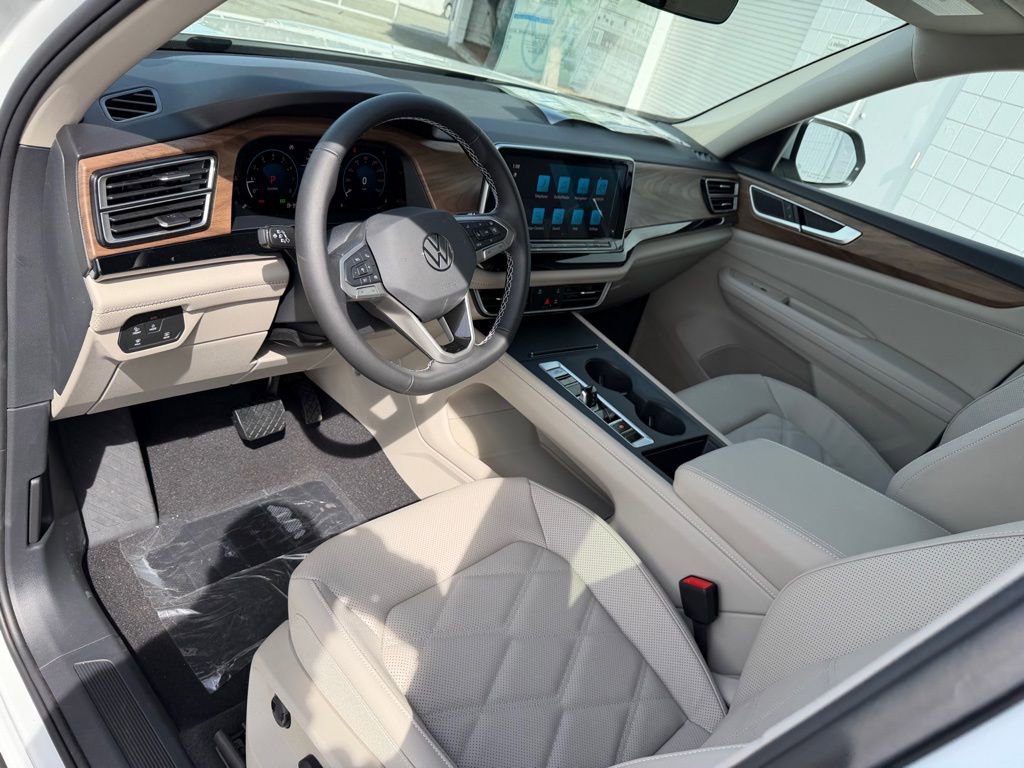 New 2026 Volkswagen Atlas SE image 2