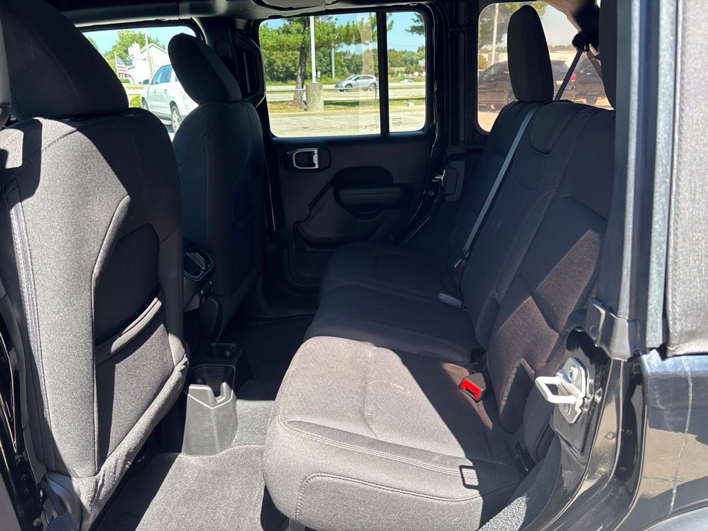 Used 2023 Jeep Wrangler Unlimited Sport AWD/4WD image 19