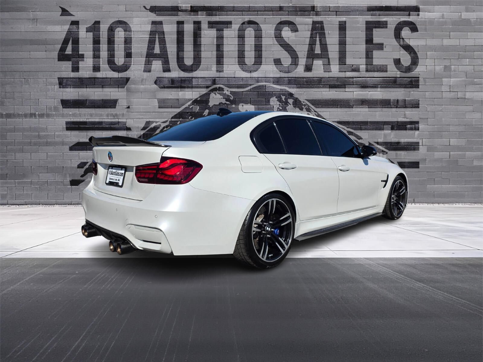 Used 2017 BMW M3 RWD image 3